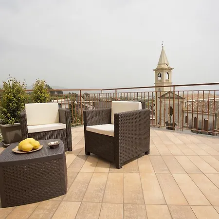 House Etna View *